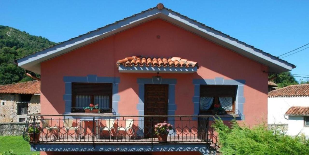 La Casa De Carolina Villa Onís Exteriör bild